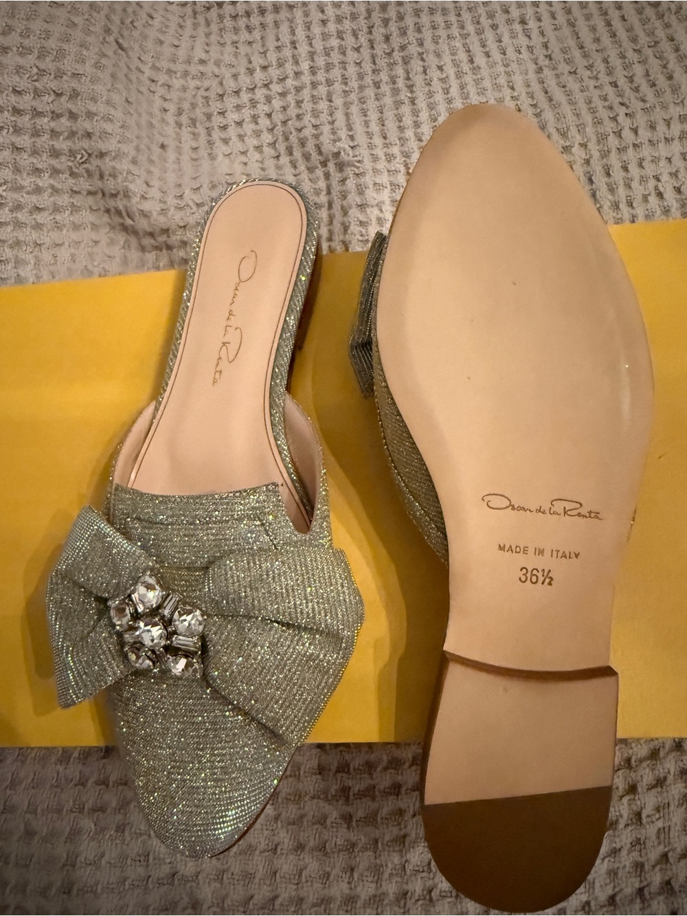 Oscar de la Renta Patrizia Silver Glitter Bow Slip-On Mules with Crystal Brooch - Picture 2 of 3